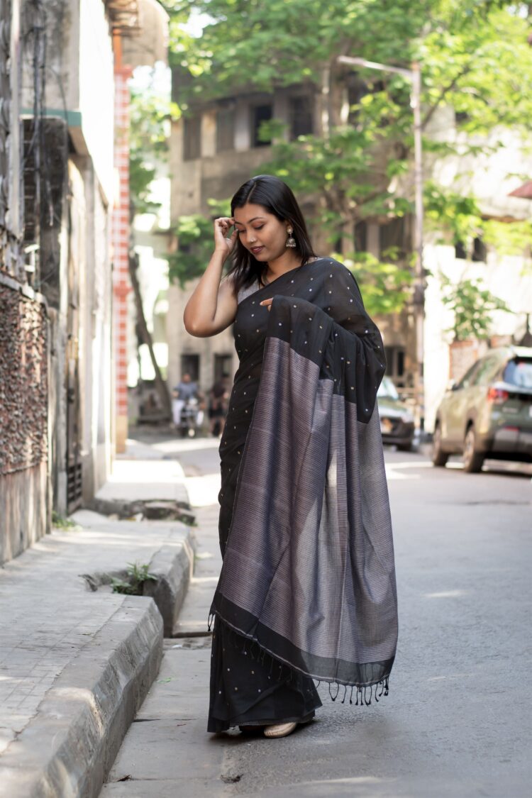 Black Multibuta Cotton Jamdani Saree - Image 5