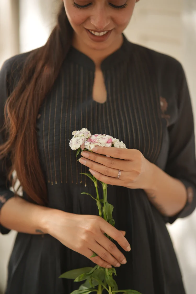 Black Handwoven Cotton Jamdani Dress - Image 4