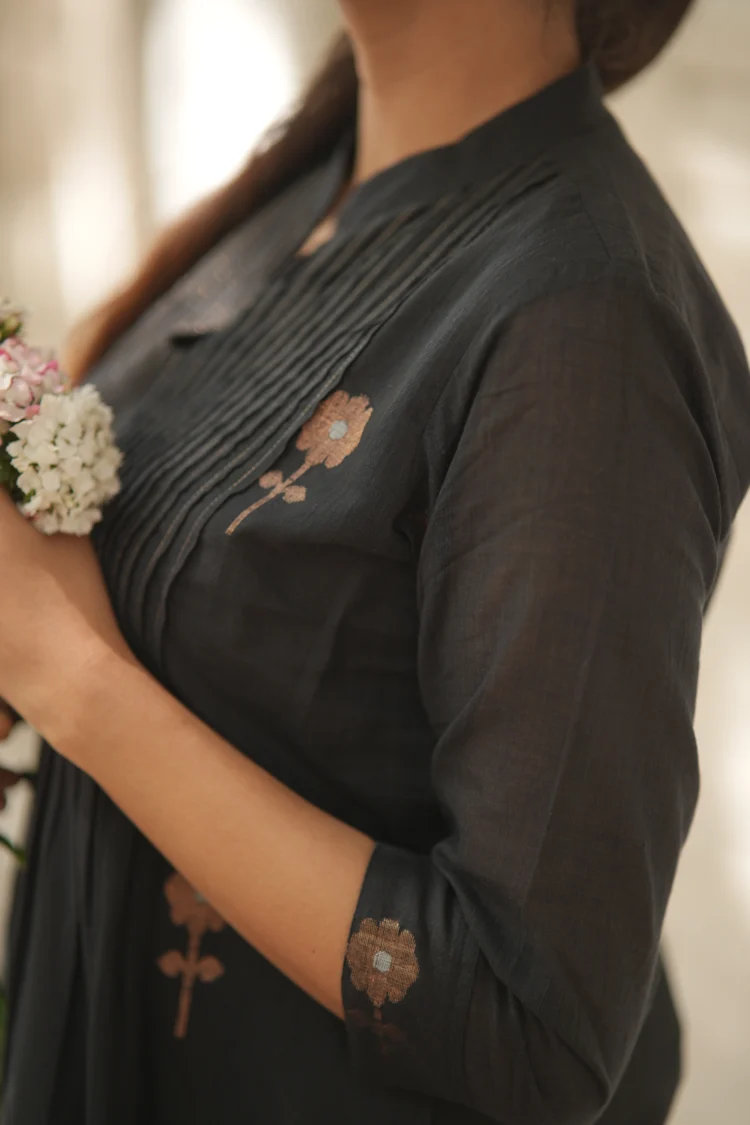 Black Handwoven Cotton Jamdani Dress - Image 3
