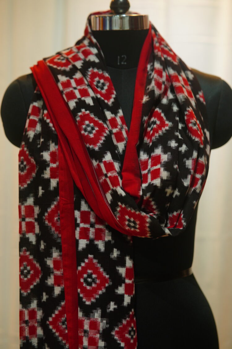 Black-Red Telia Rumal Pochampally Double Ikat Cotton dupatta - Image 2