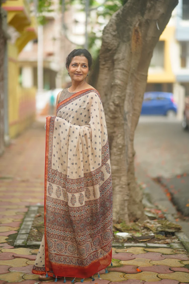 Kota Saree in Ajrakh print with Lotus motifs - Image 3
