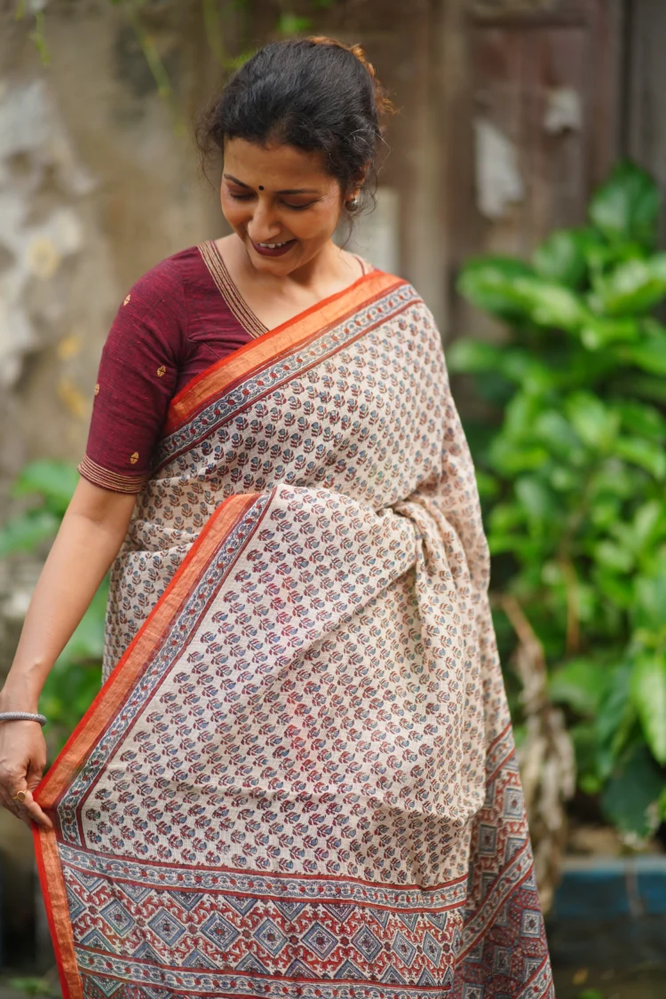 Kota Saree in Ajrakh print with Floral Motif - Image 3