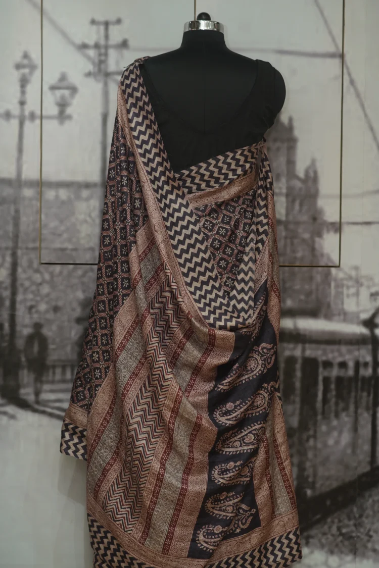 Black Bagh Hand-Block printed Tasar Saree - Image 3