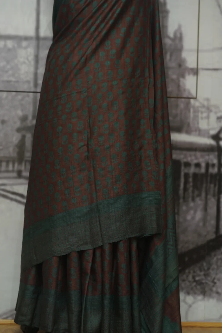 Chocolate with Green Buta Bagh Print Tasar Saree - Image 3