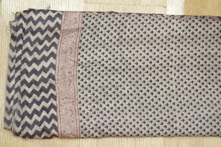 Black Bagh Hand-Block printed Tasar Saree - Image 5