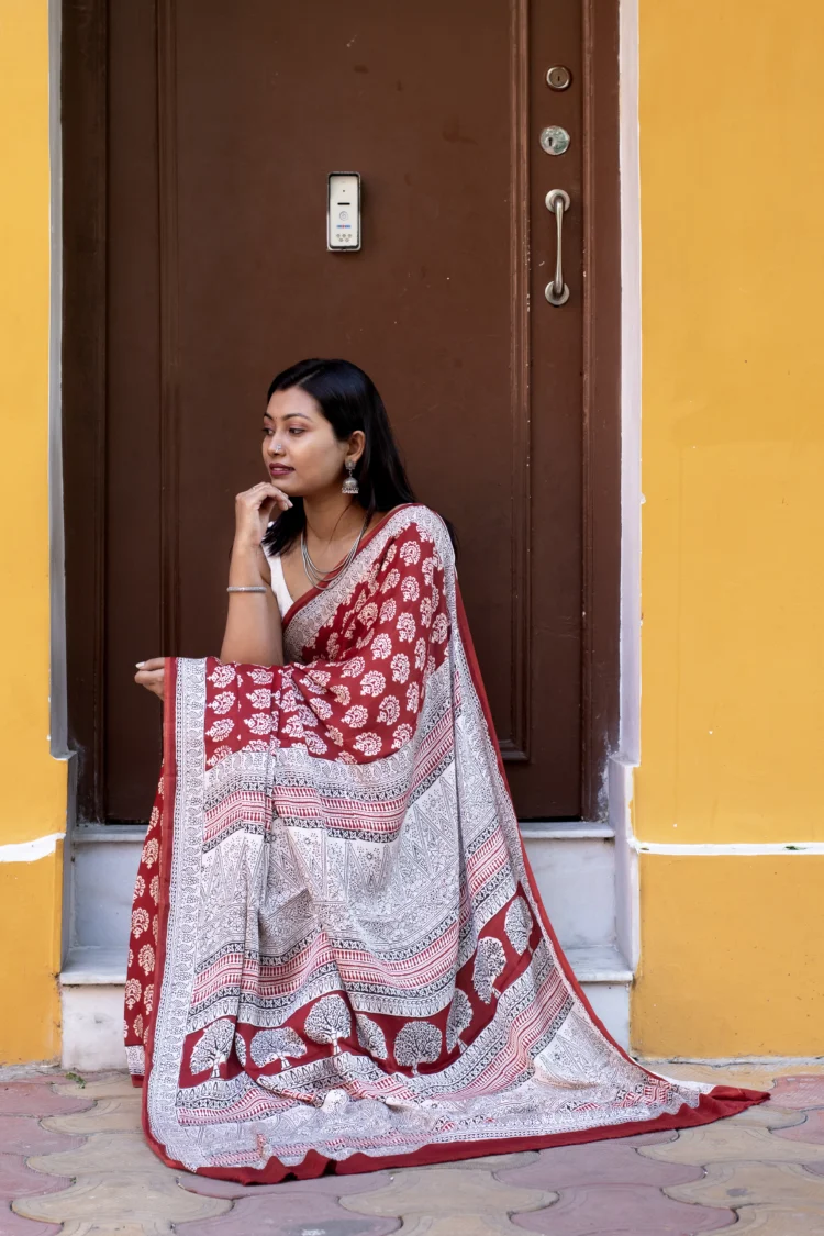 Red Bagh Print Modal Silk Saree with White Floral Motifs - Image 2