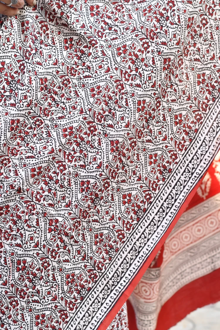White Bagh Print Modal Silk Saree with Red and Black  Floral Motifs - Image 2