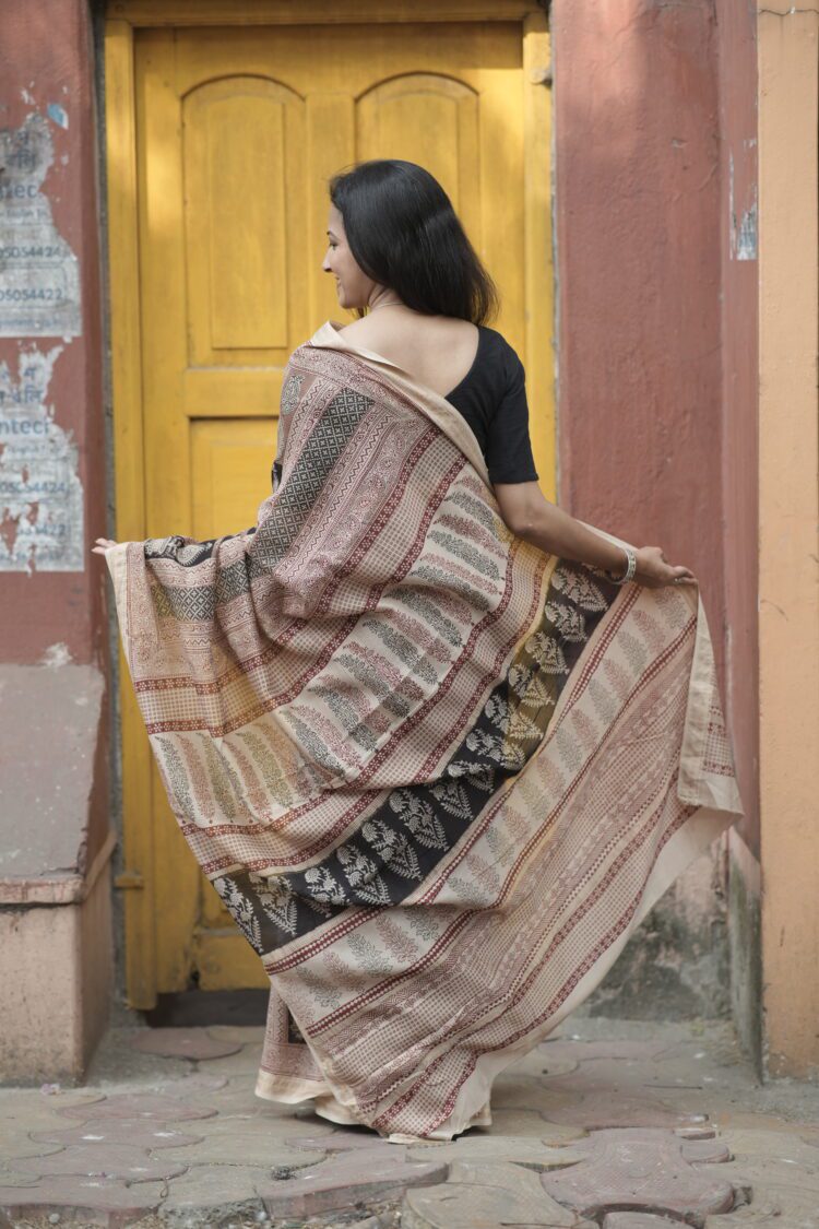 Grey with Maroon stipe Maheshwari saree with traditional Bagh hand block print