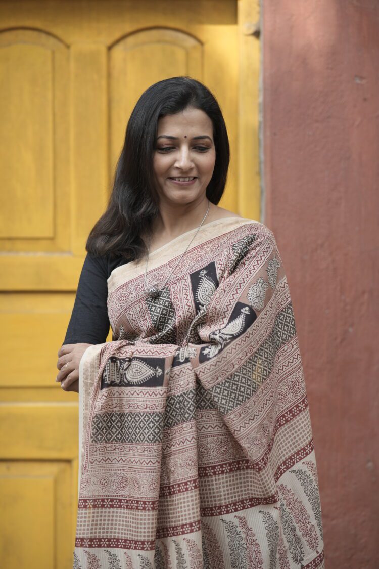 Grey with Maroon stipe Maheshwari saree with traditional Bagh hand block print