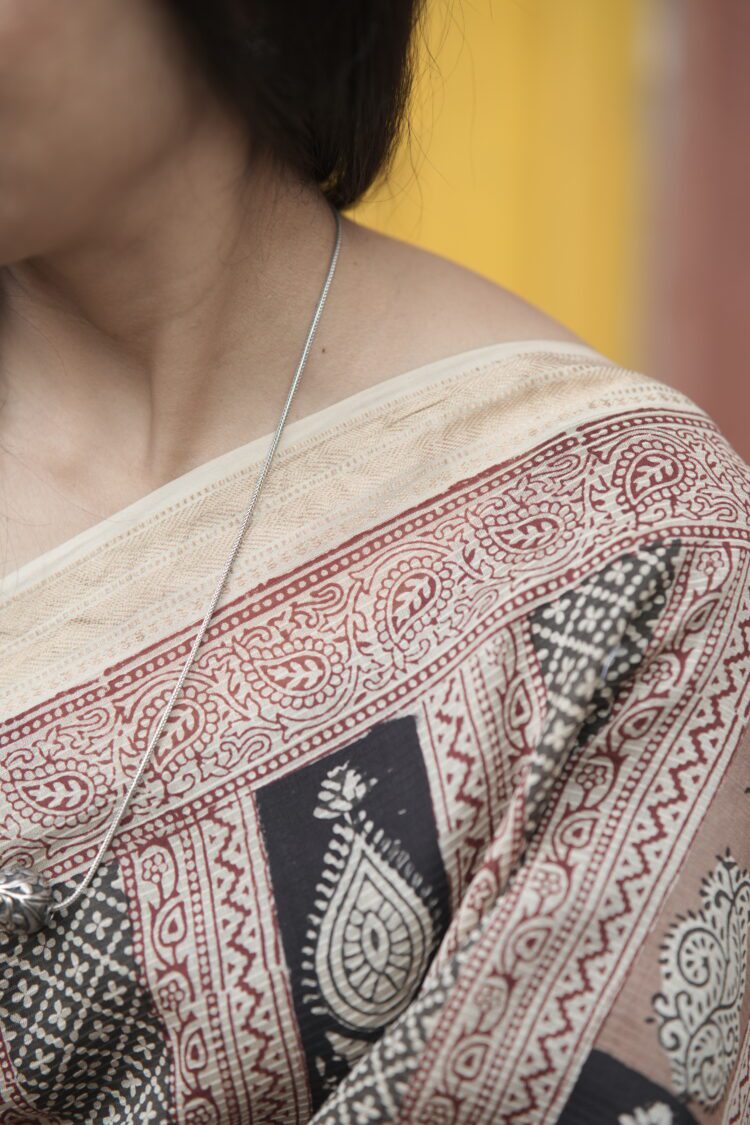 Grey with Maroon stipe Maheshwari saree with traditional Bagh hand block print
