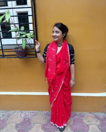 Red cotton Jamdani saree with small buta handwoven motifs