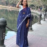 Blue cotton Jamdani saree with floral buta