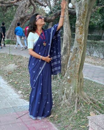 Blue cotton Jamdani saree with floral buta