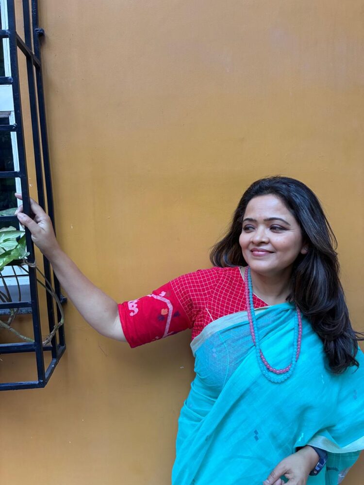 Sea green bird motif in pallu handwoven jamdani saree